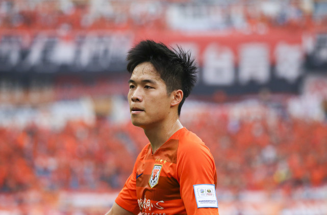 武磊传射建功，利物浦新星横空出世，场边球探频频记笔记的简单介绍