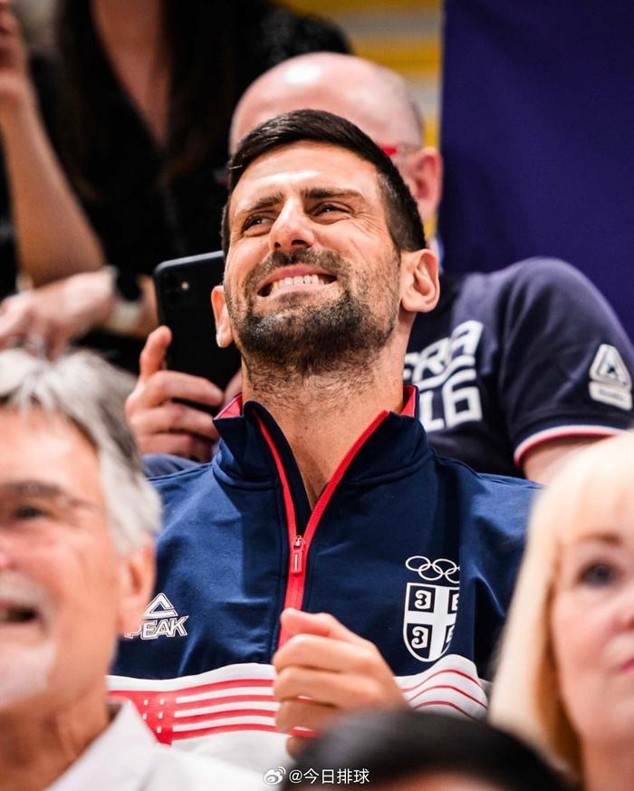 包含德约科维奇在塞尔维亚队比赛中惊险取胜，比分优势明显引发热议！的词条