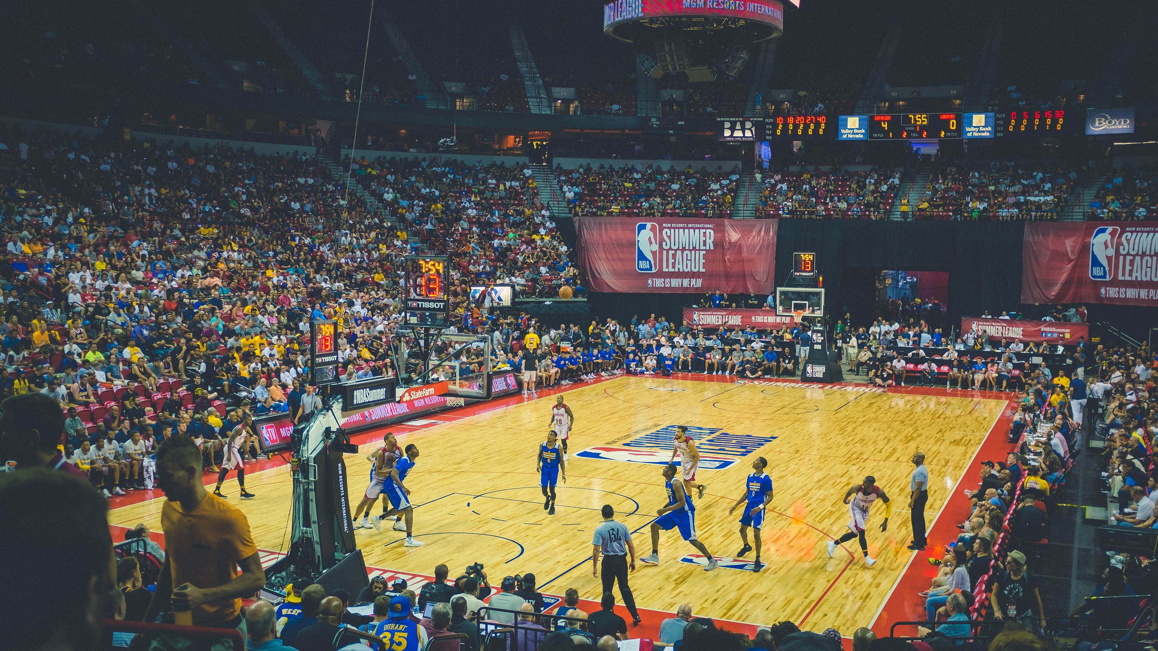 又见绝平！费内巴切与费内巴切鏖战至终场，肖若腾读秒救主